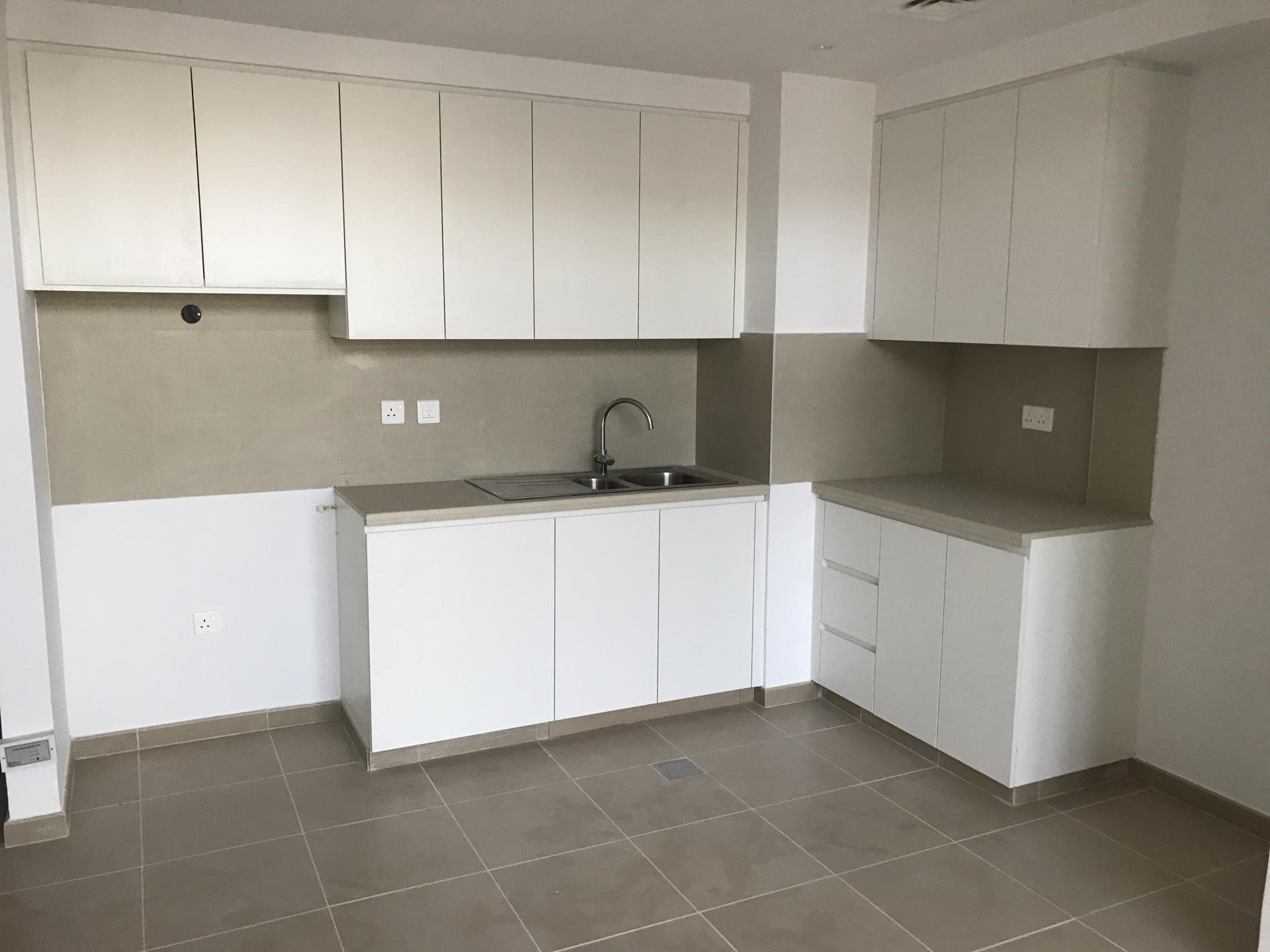 Jenna And Warda Apartments - Construction