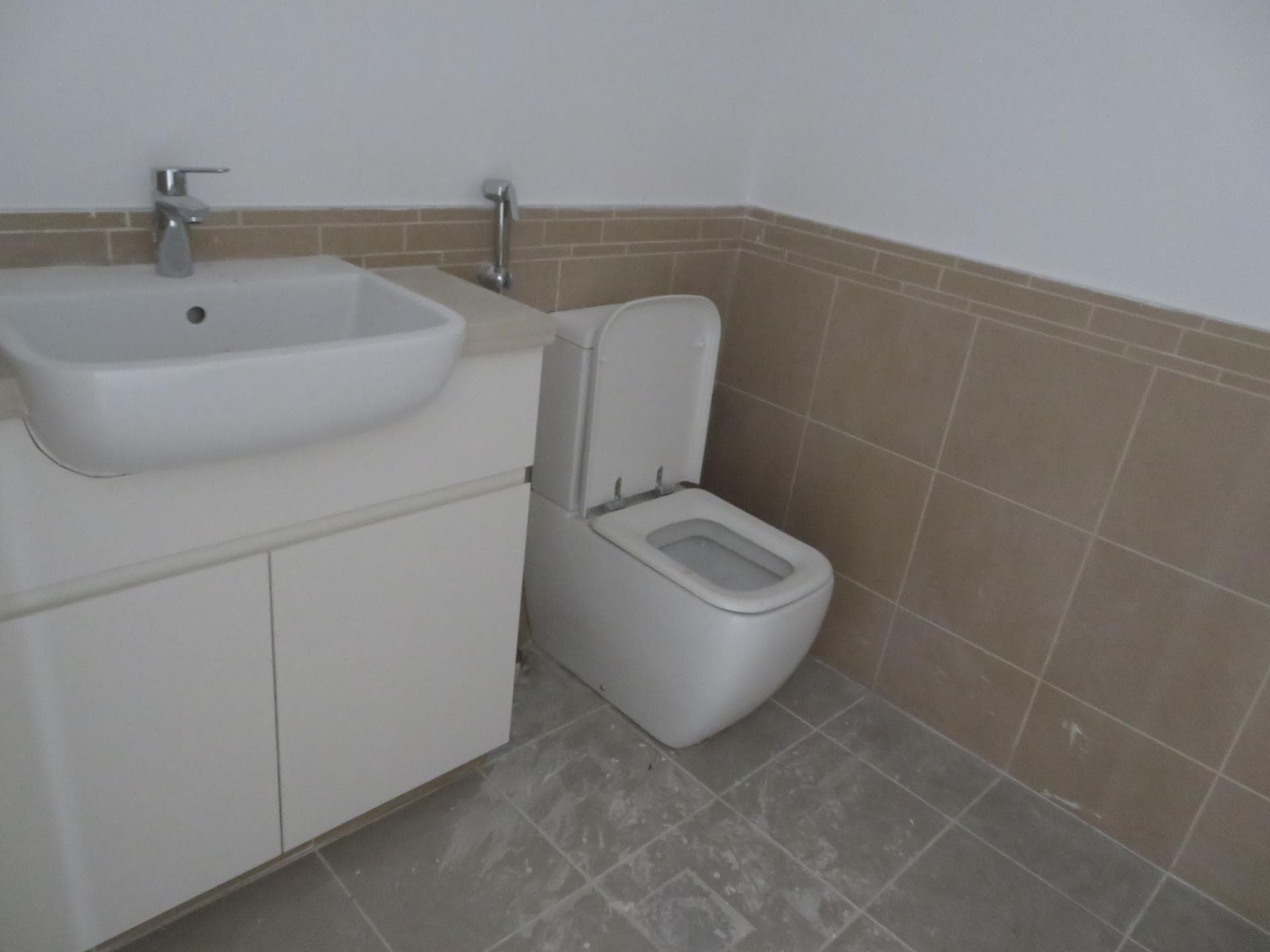 Jenna And Warda Apartments - Construction