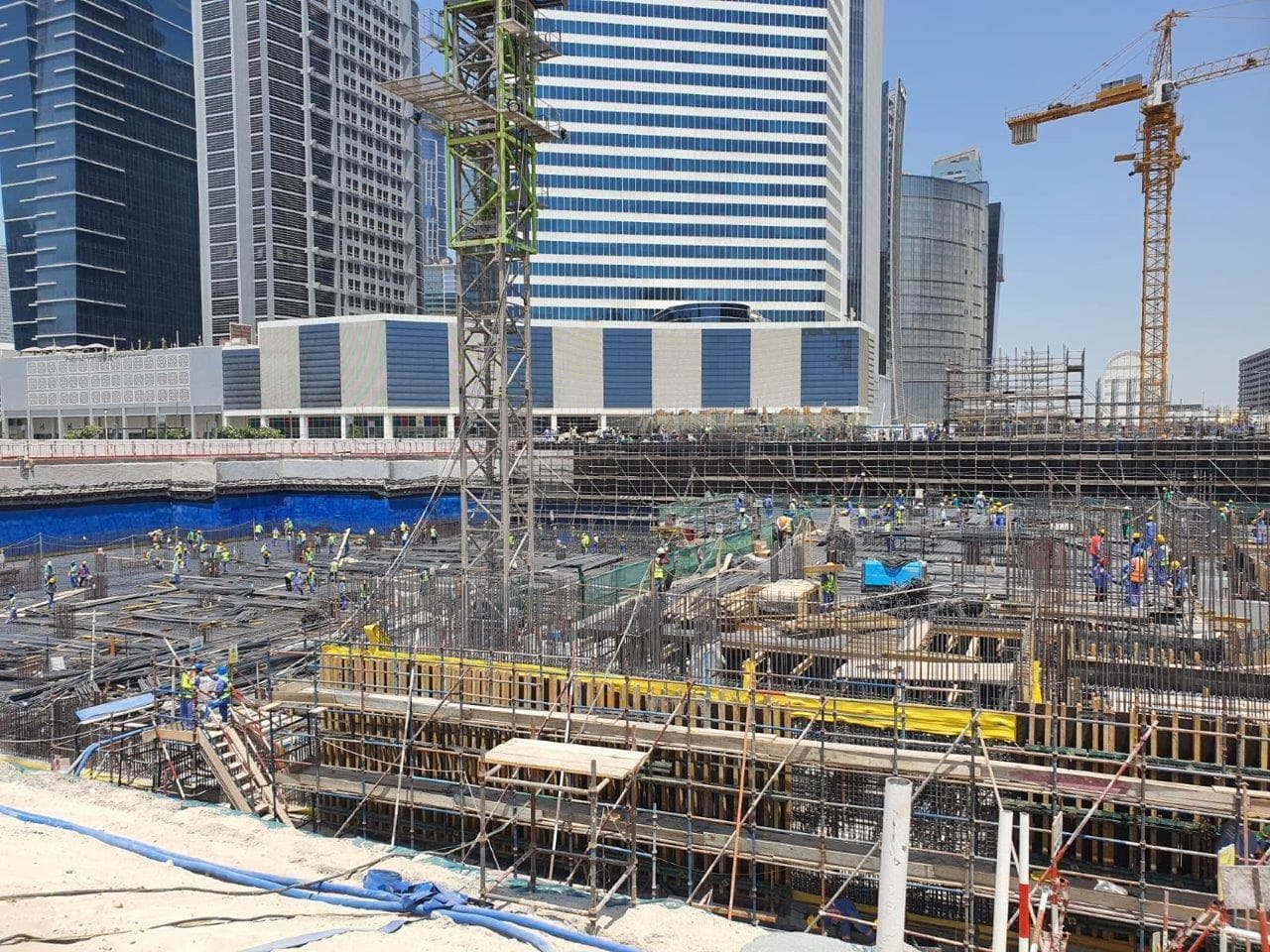 Peninsula One - Construction