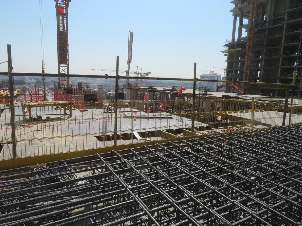 The Crest - Construction