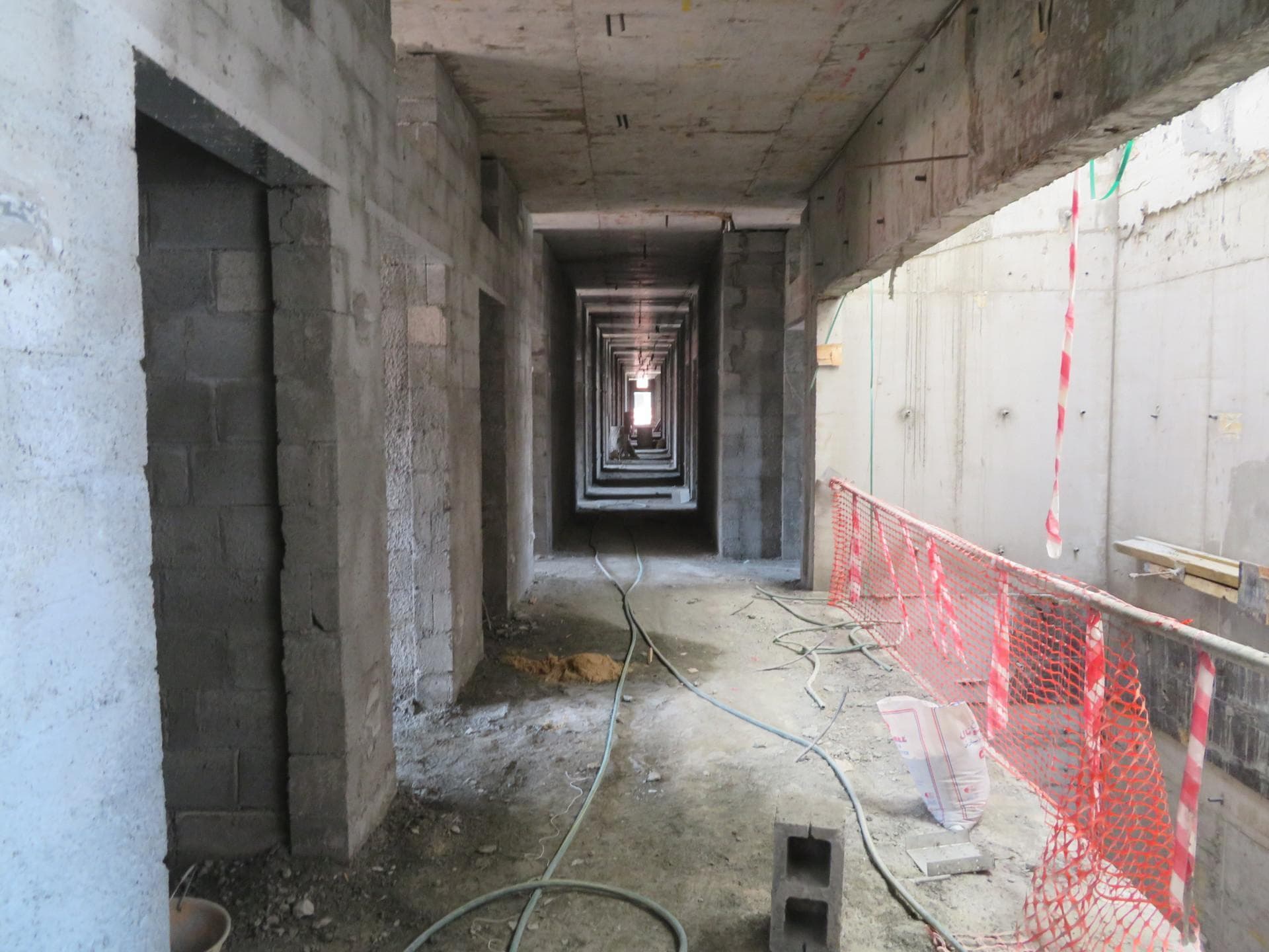 Riviera 15 - Construction
