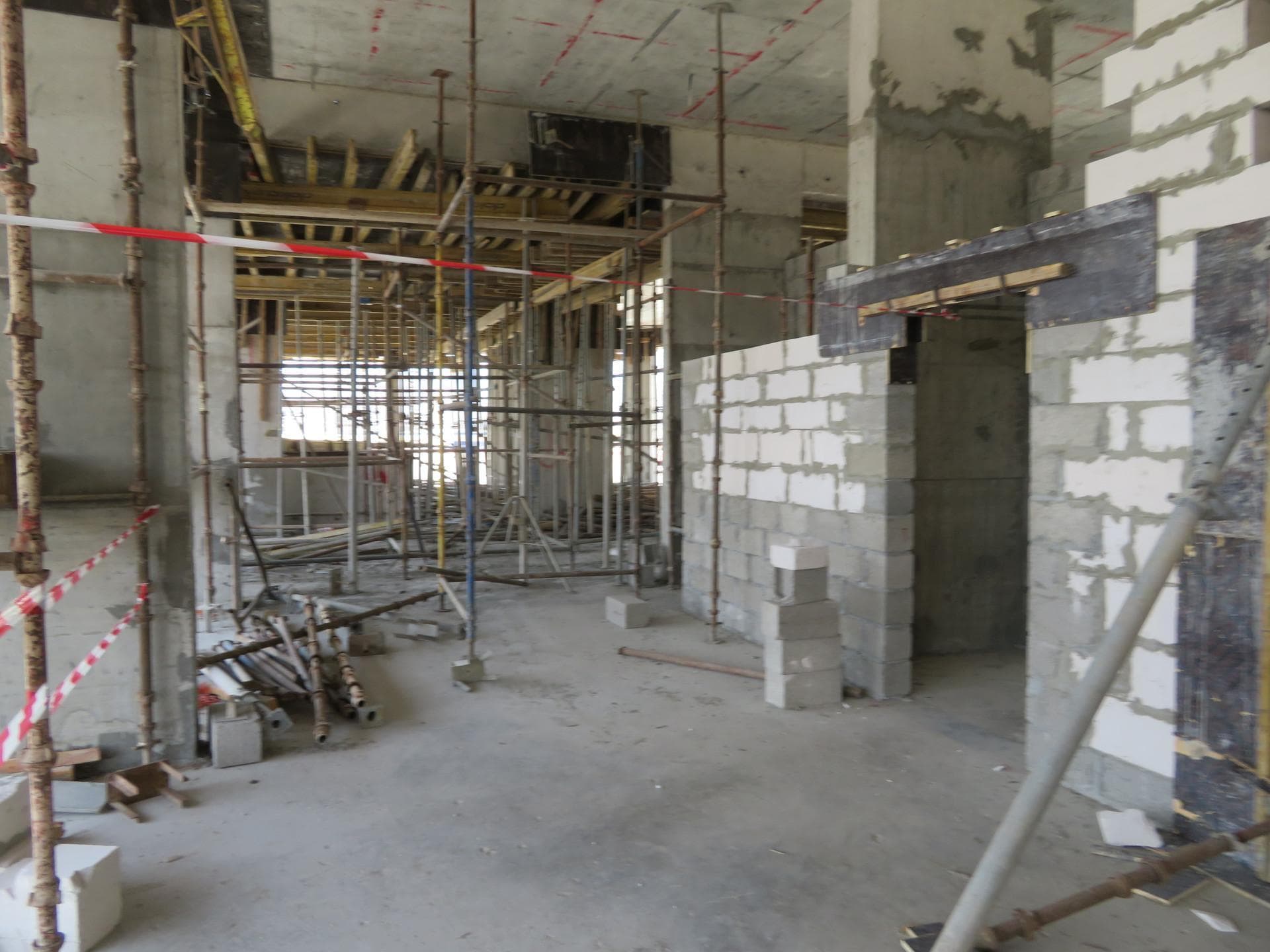 Riviera 13 - Construction