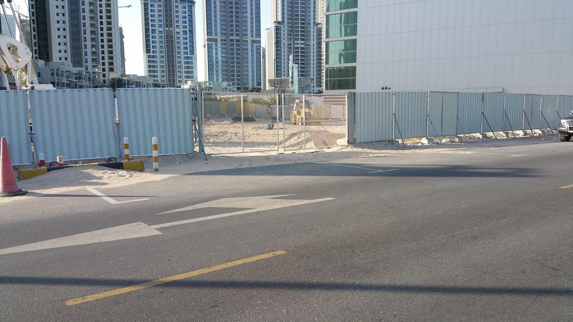 Paramount Tower Hotel & Residences - Construction