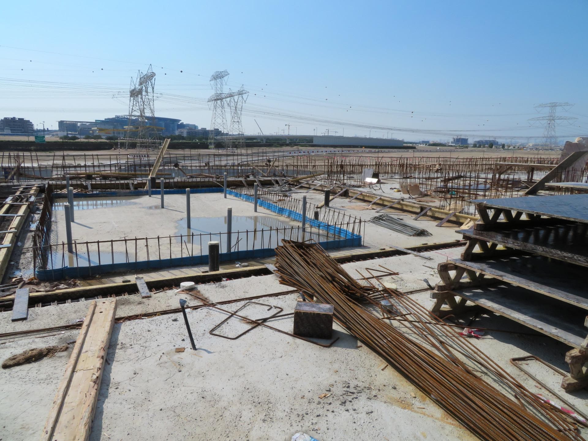 Riviera 32 - Construction