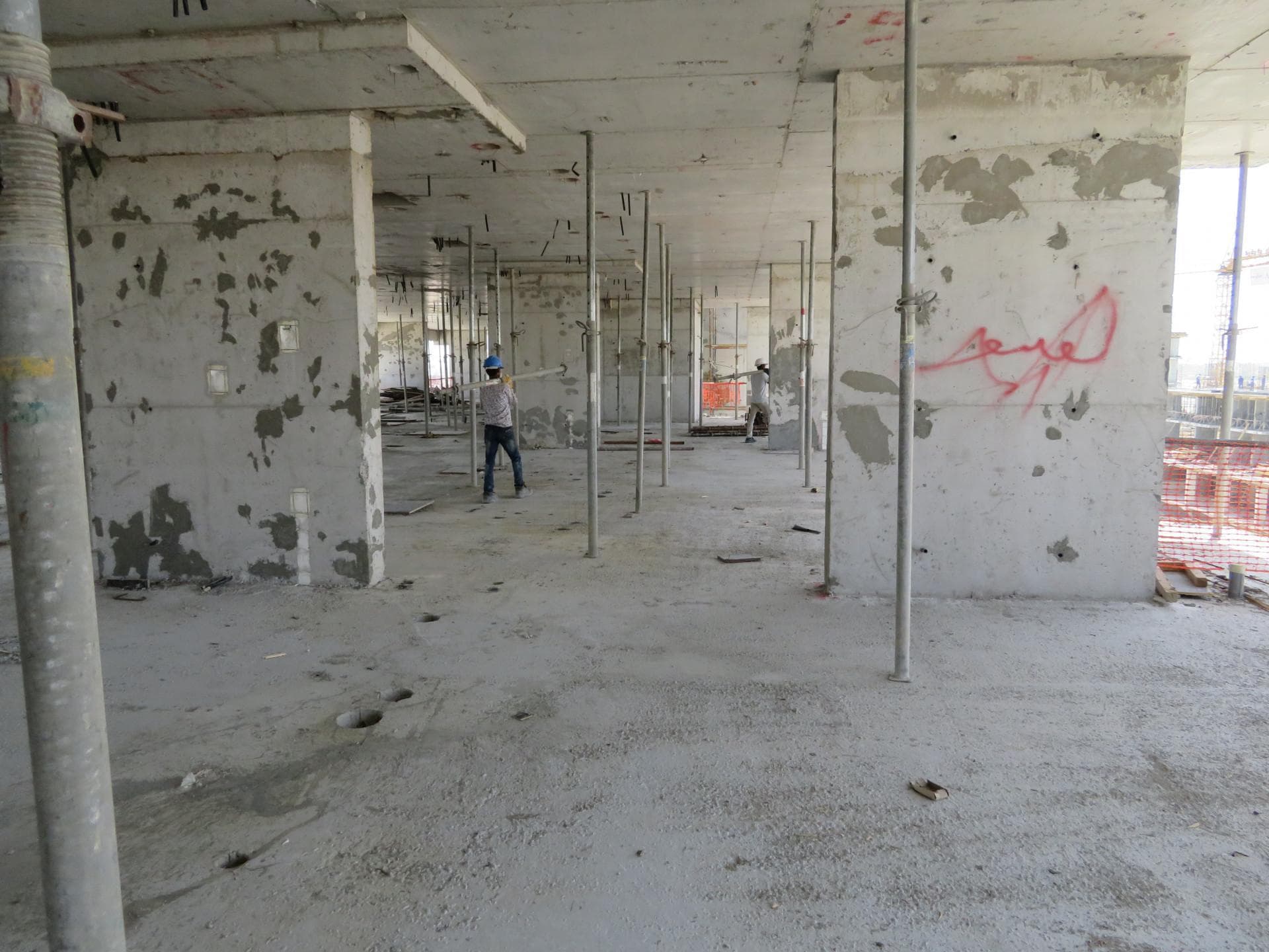 Riviera 13 - Construction