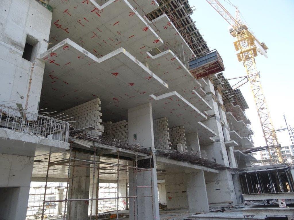 Riviera 44 - Construction