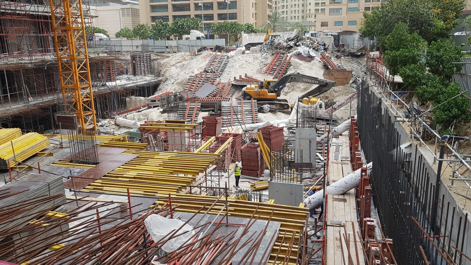 Seven Hotel And Apartments The Palm - Construction