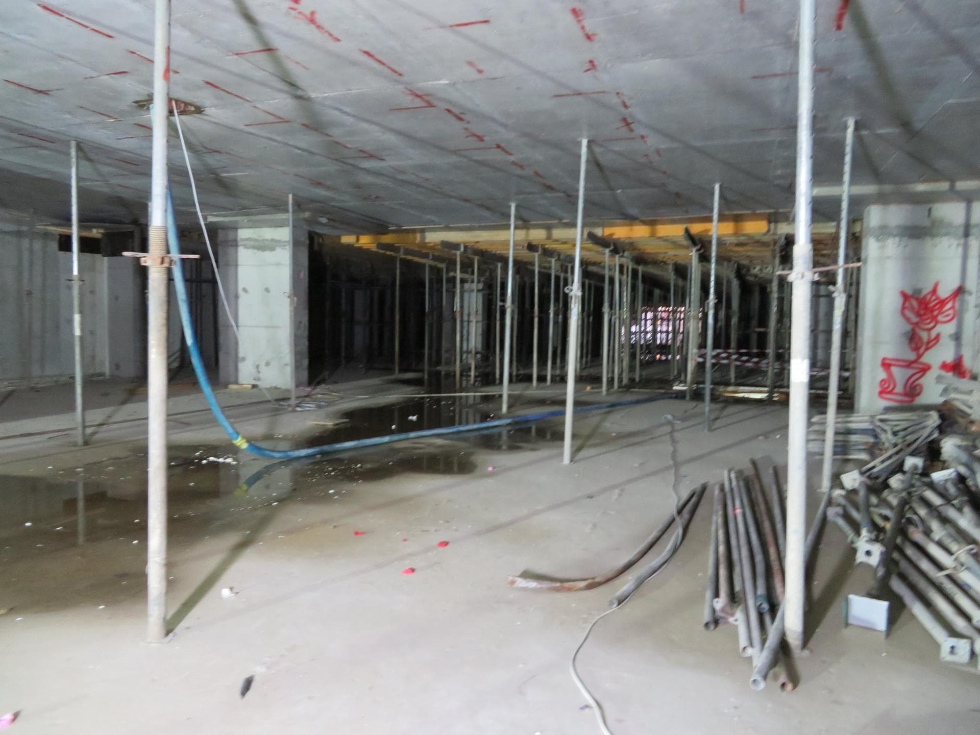 Riviera 32 - Construction