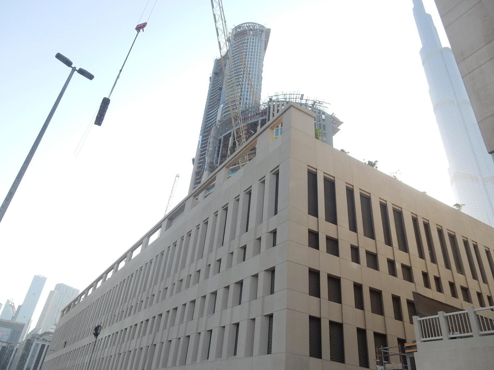 Burj Vista - Construction