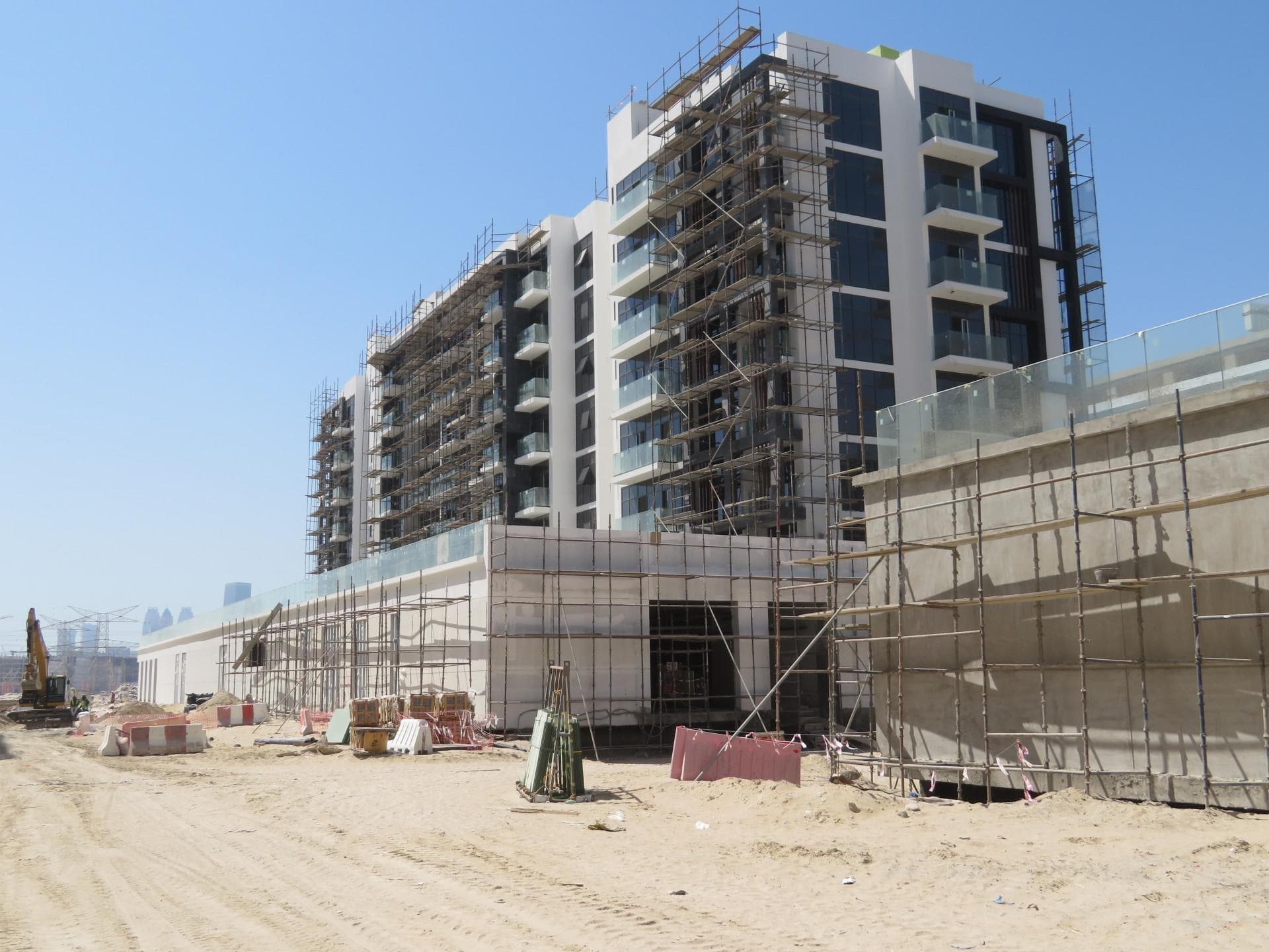 Riviera 13 - Construction