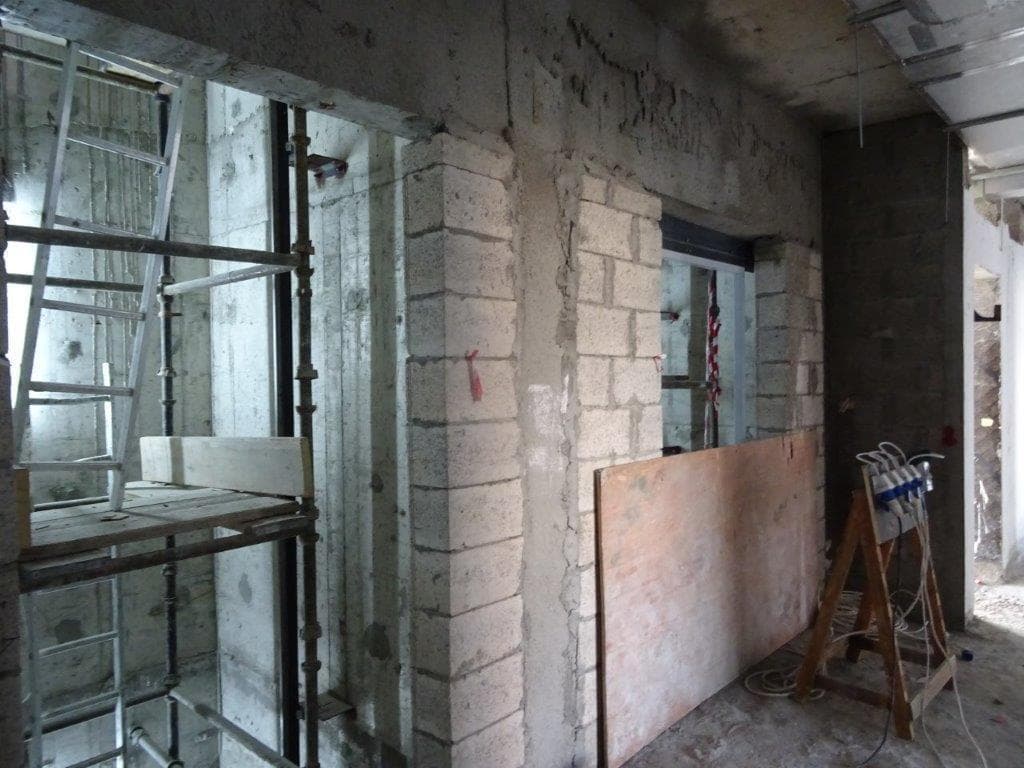 Riviera 32 - Construction