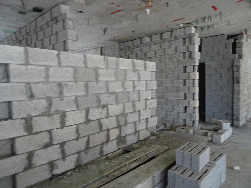 Riviera 43 - Construction