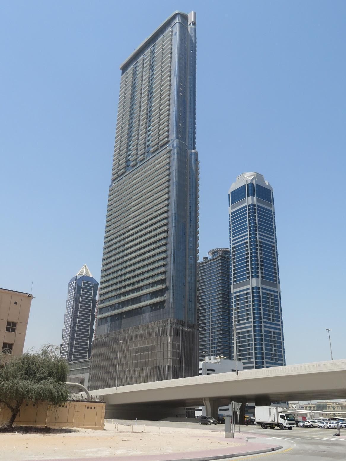 Paramount Tower Hotel & Residences - Construction