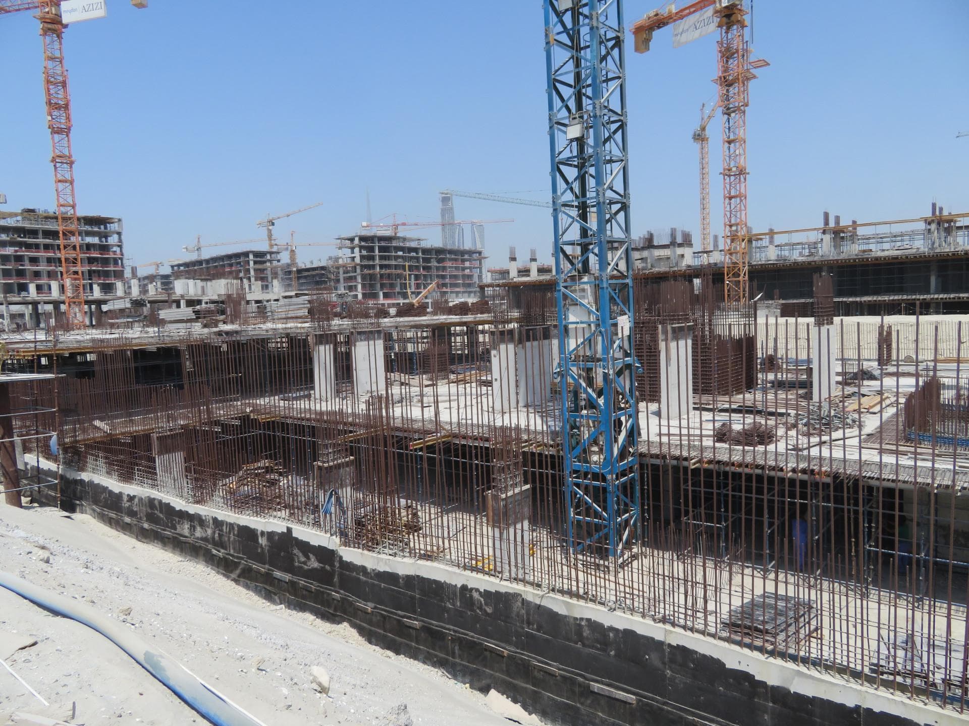 Riviera 32 - Construction
