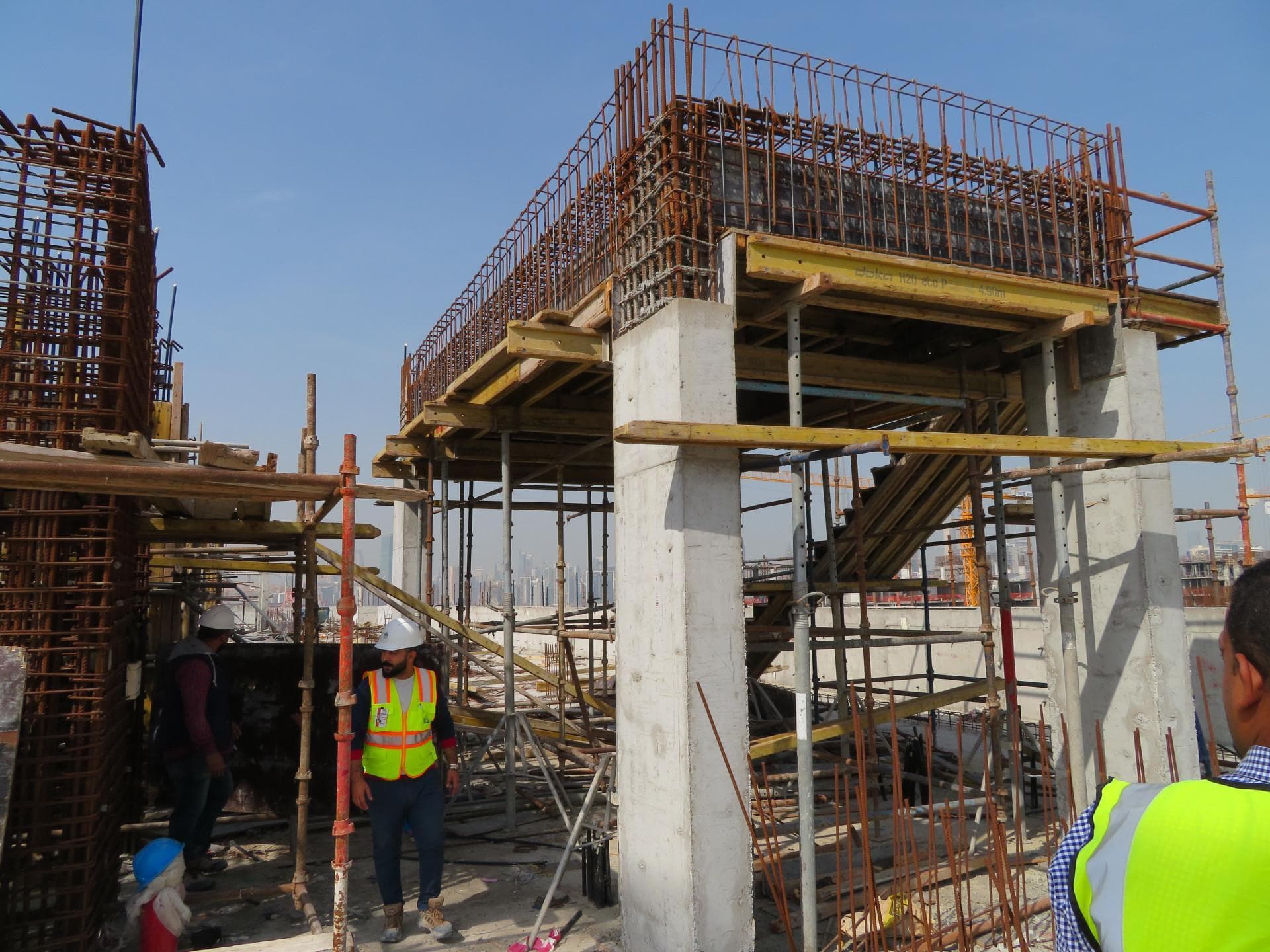 Riviera 13 - Construction