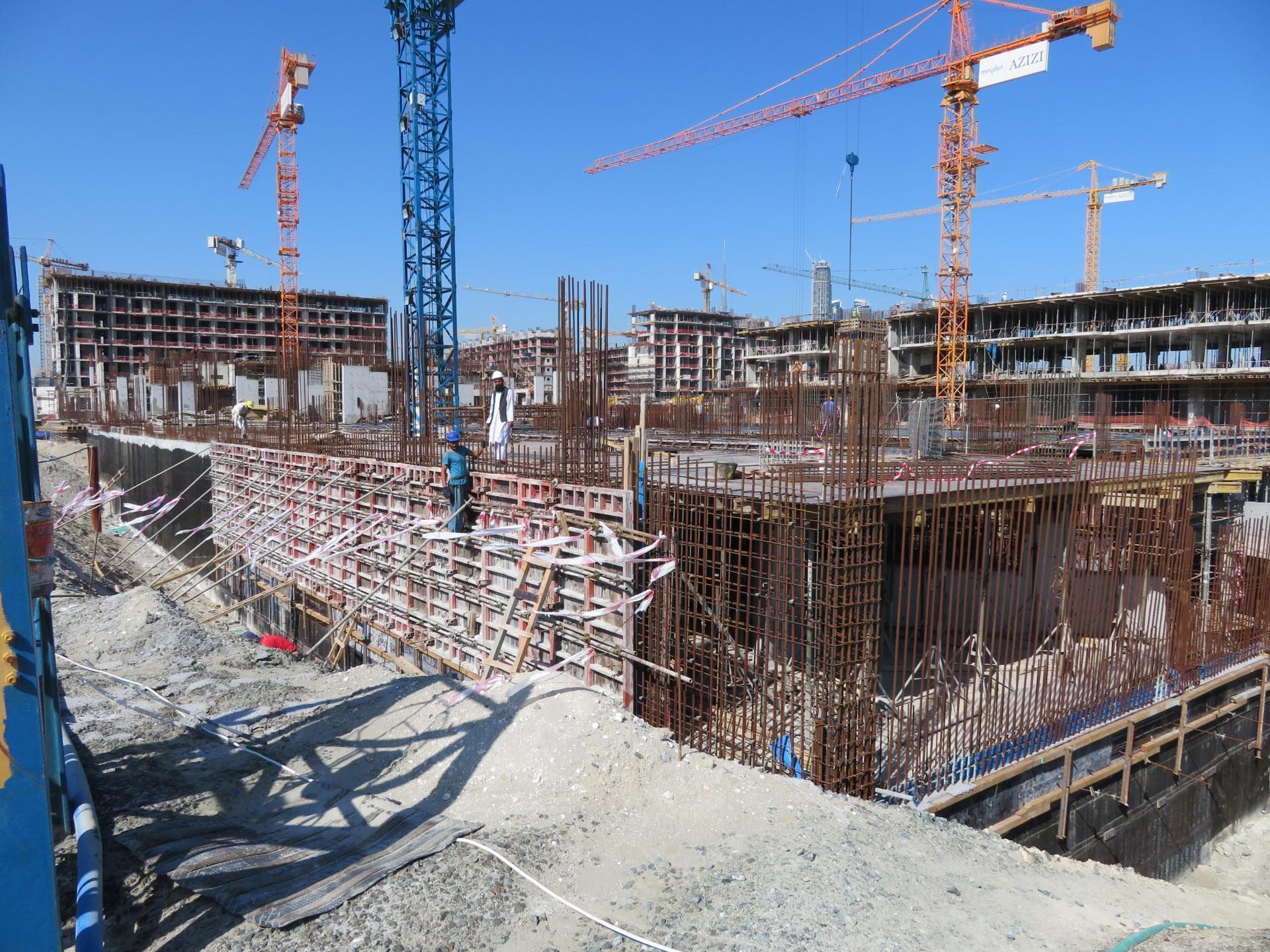 Riviera 32 - Construction
