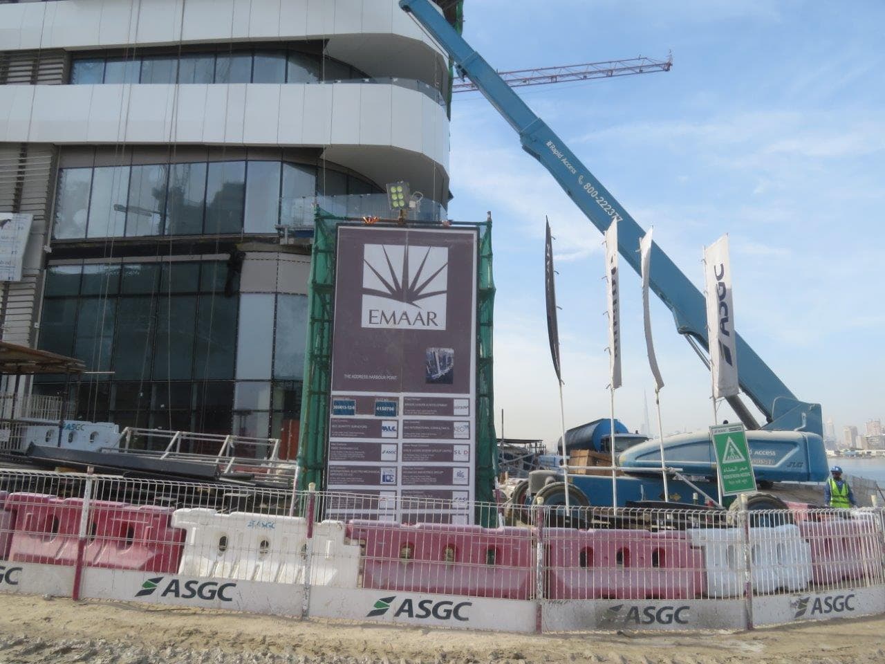 Address Harbour Point - Строительство