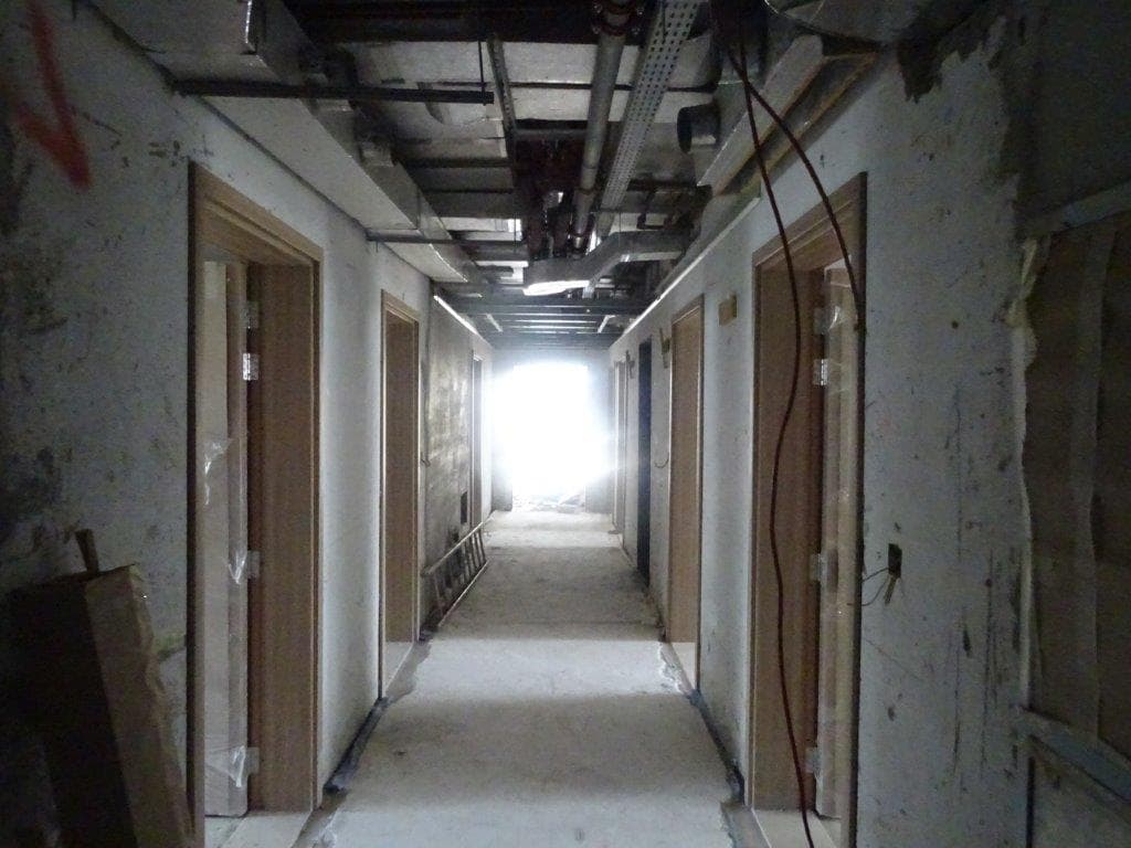 Riviera 32 - Construction