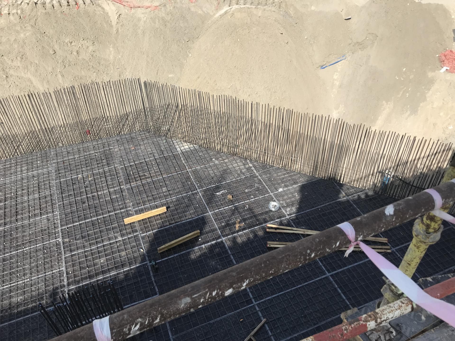 Riviera 13 - Construction