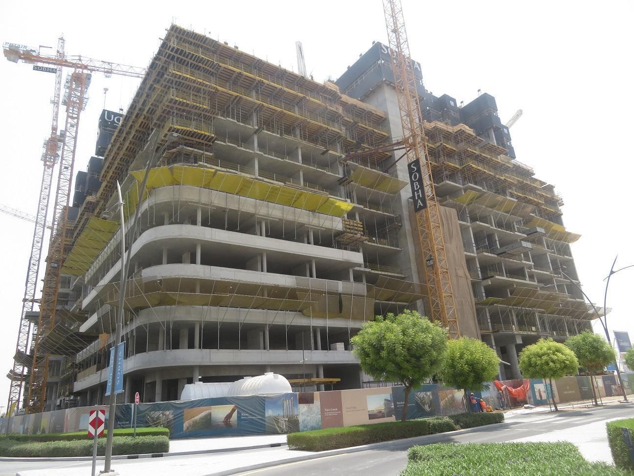 The Crest - Construction