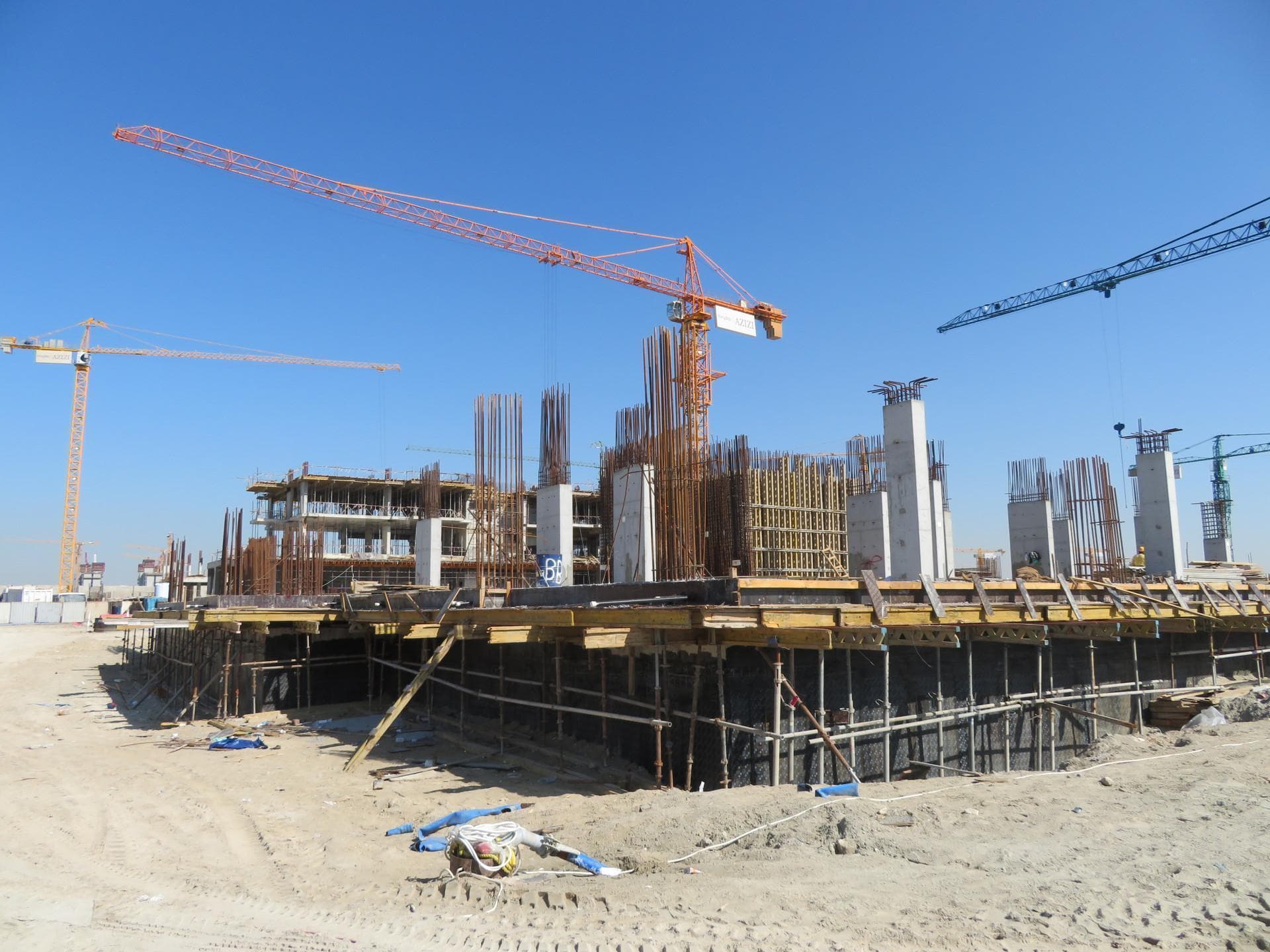 Riviera 32 - Construction