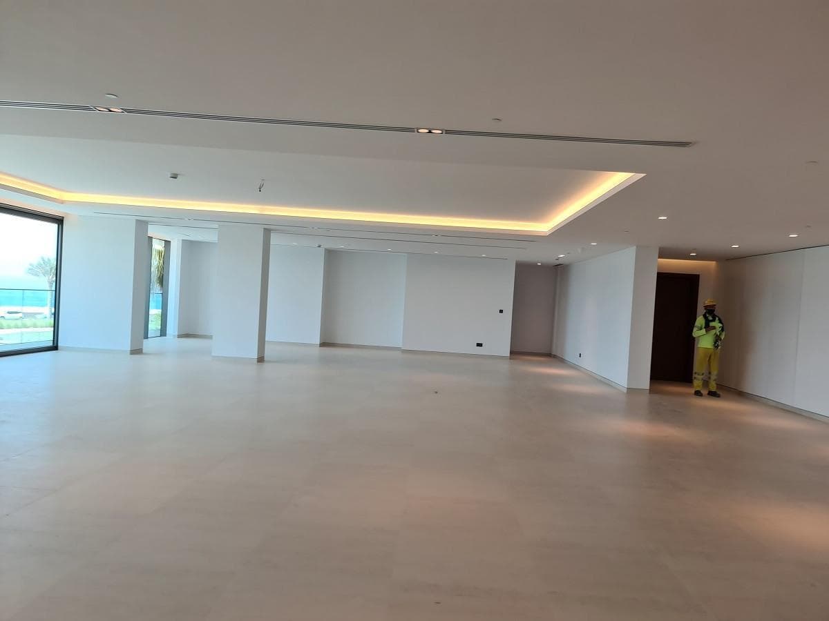 W Residences Dubai The Palm - Construction
