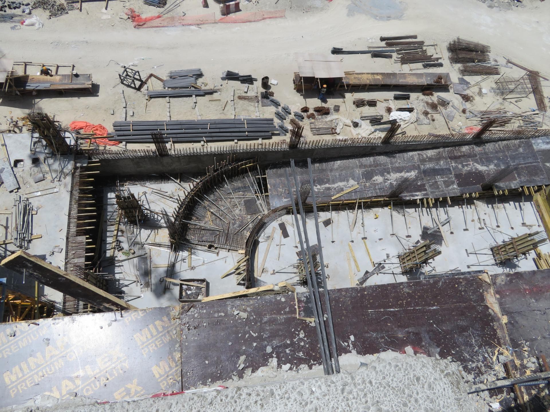 Riviera 13 - Construction