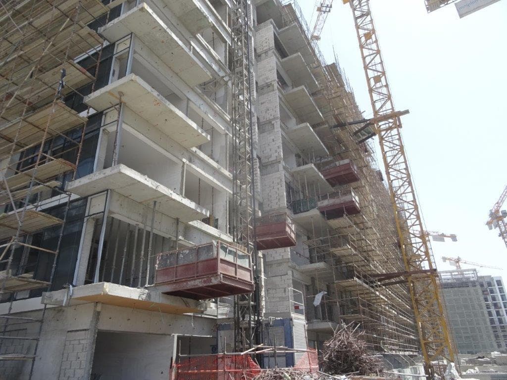 Riviera 43 - Construction