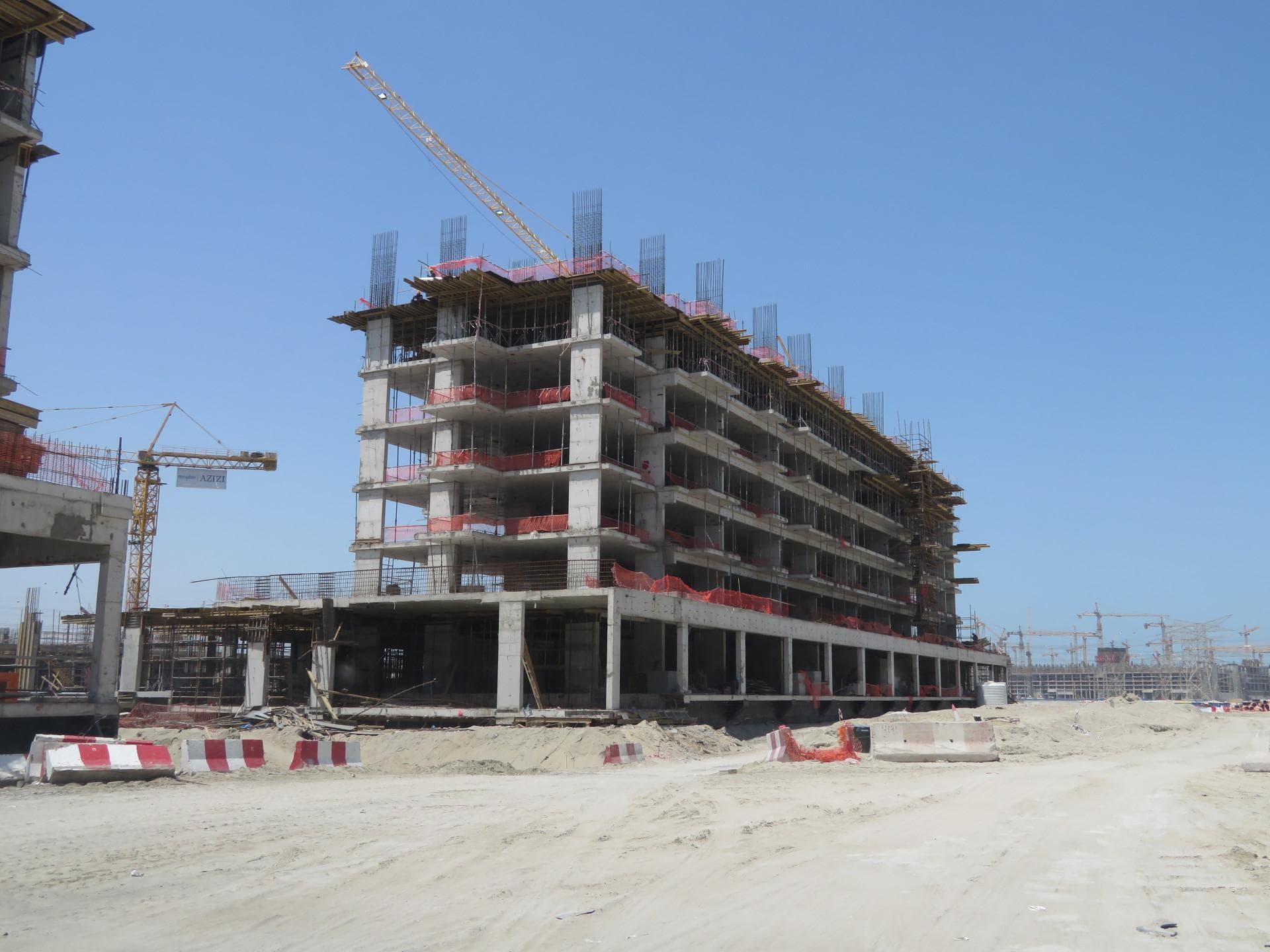Riviera 13 - Construction