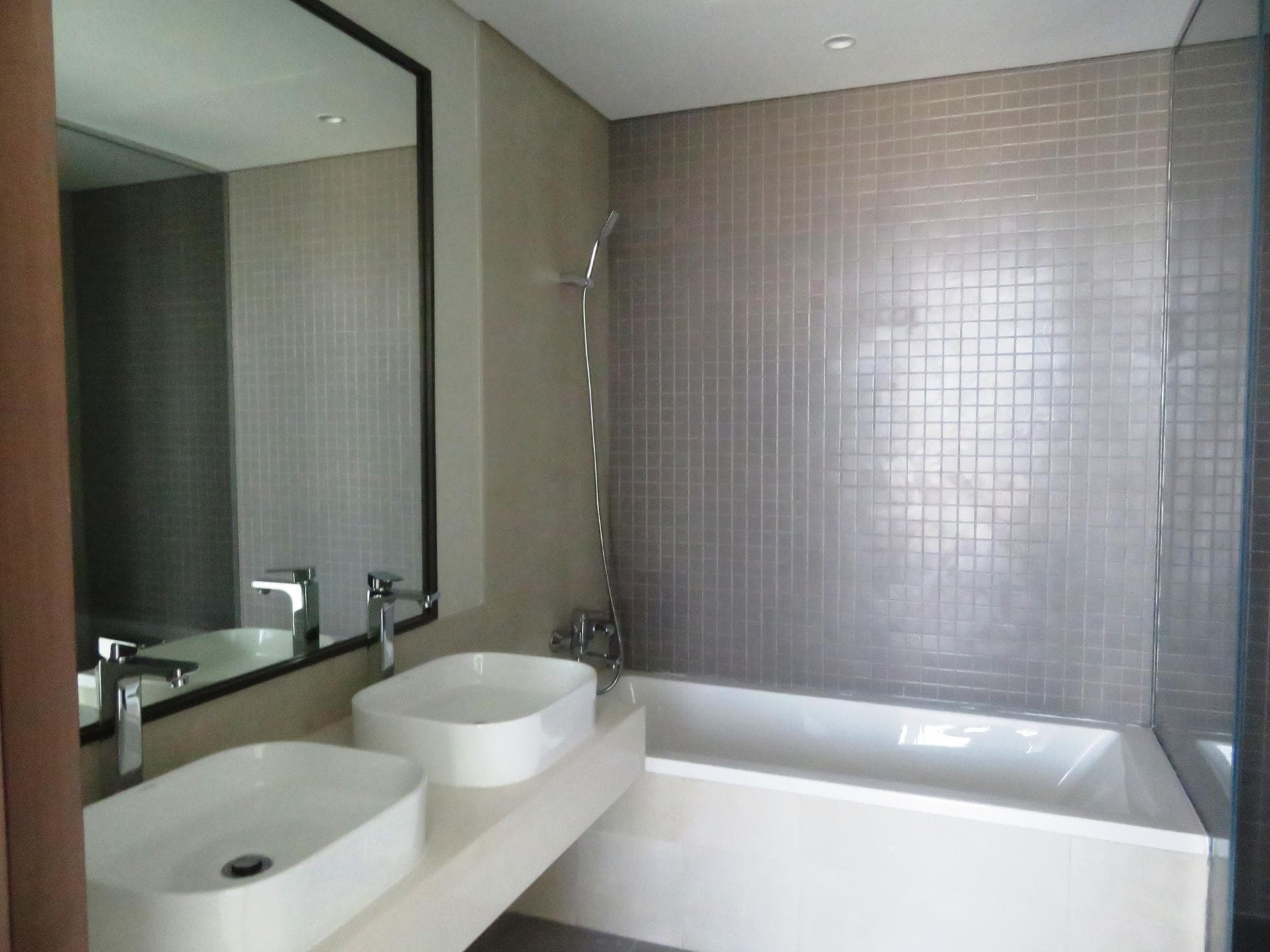 1 Residences - Construction