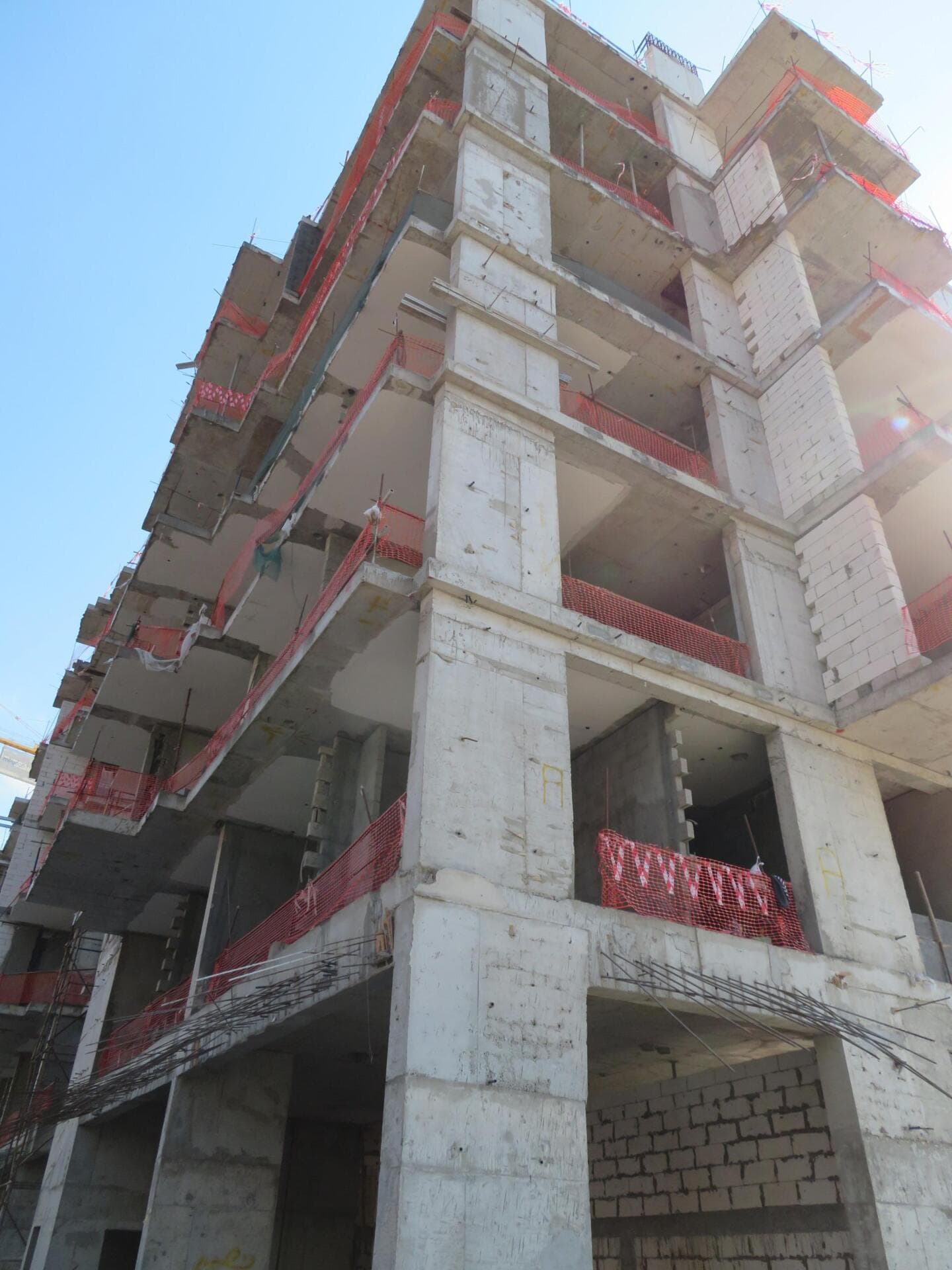 Riviera 15 - Construction