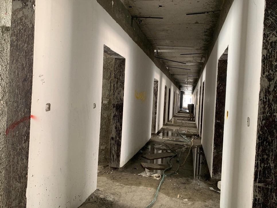 Riviera 15 - Construction