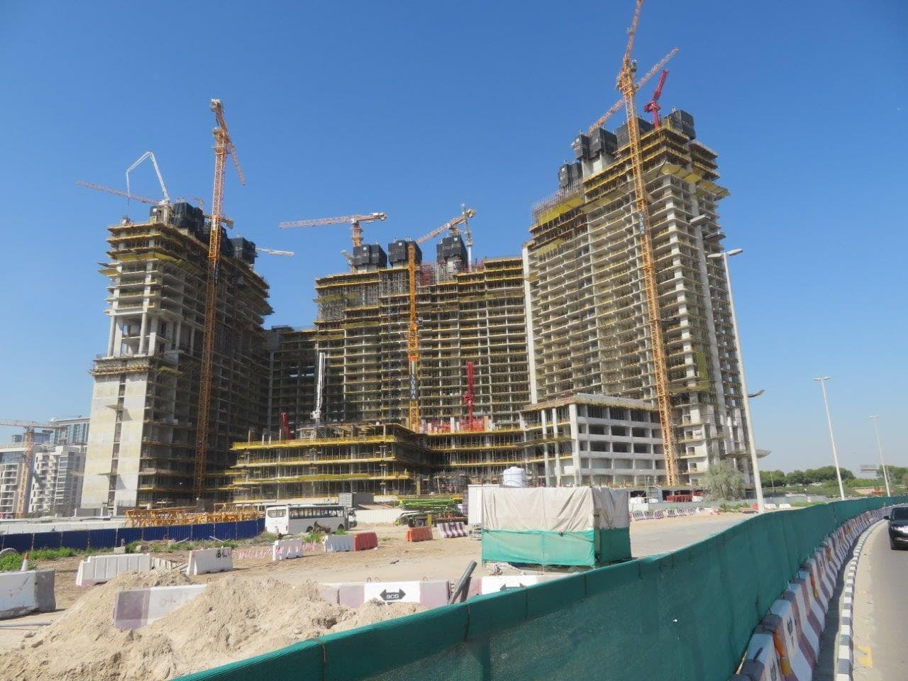 The Crest - Construction