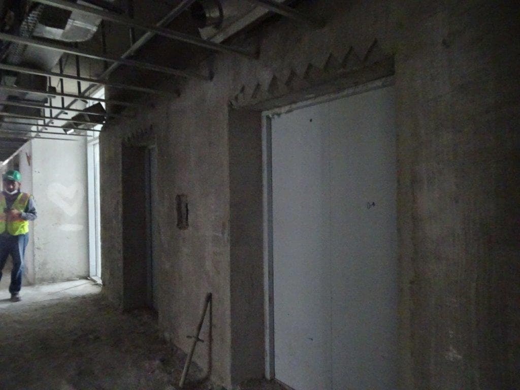 Riviera 32 - Construction