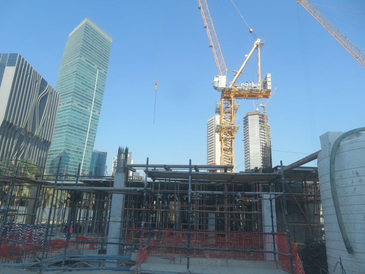 The Paragon - Construction