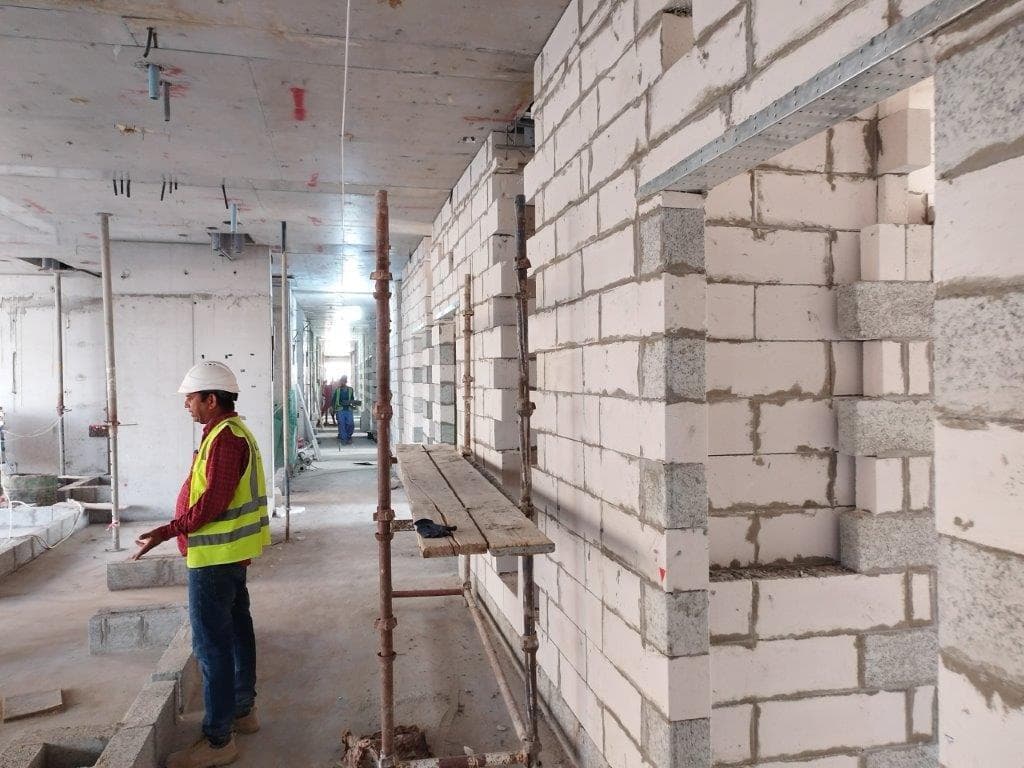 Riviera 61 - Construction
