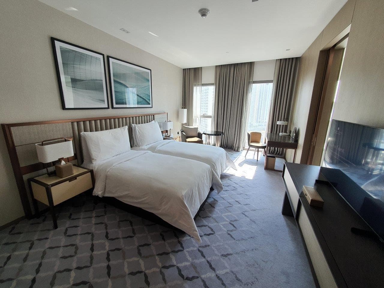 Address Harbour Point - Строительство