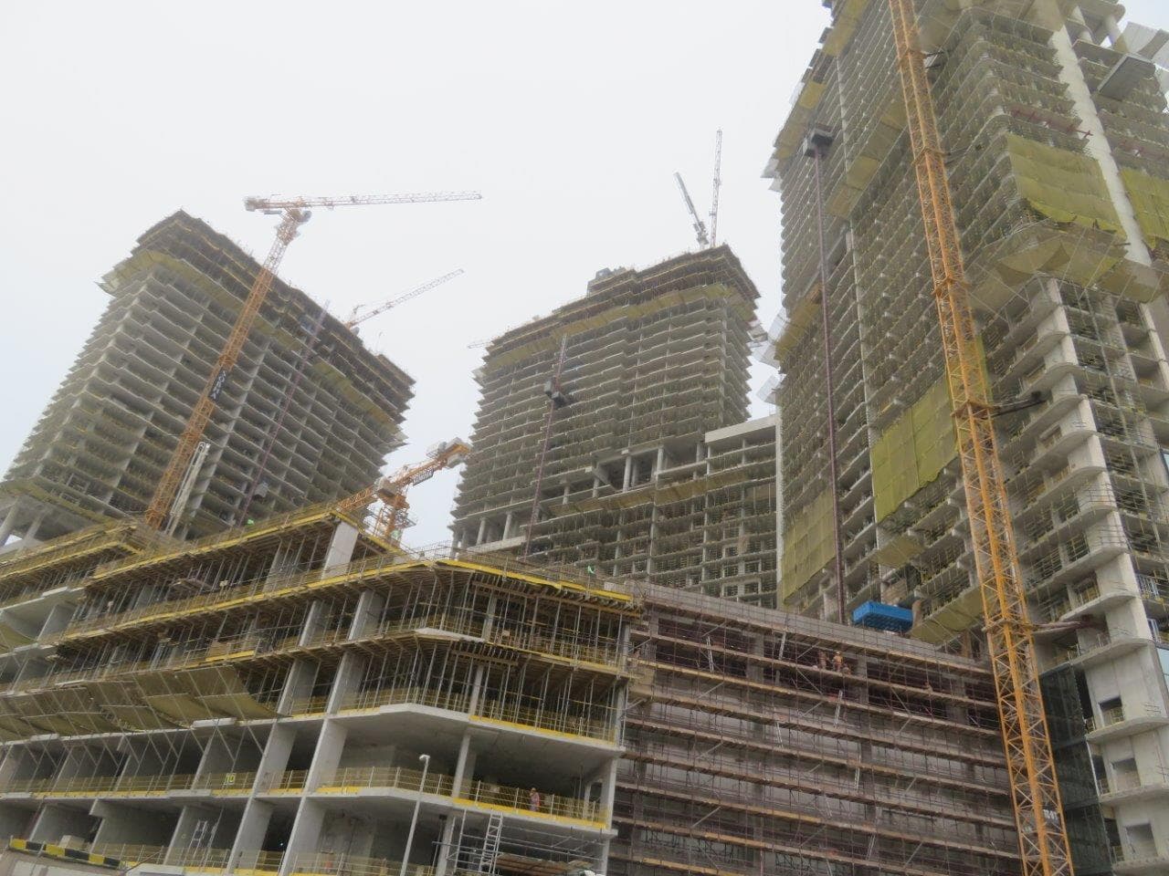 The Crest - Construction