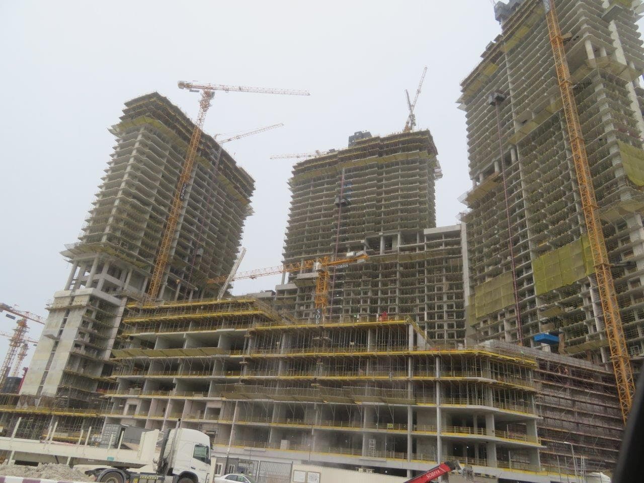 The Crest - Construction