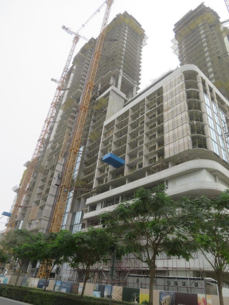 The Crest - Construction