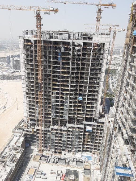 The Crest - Construction