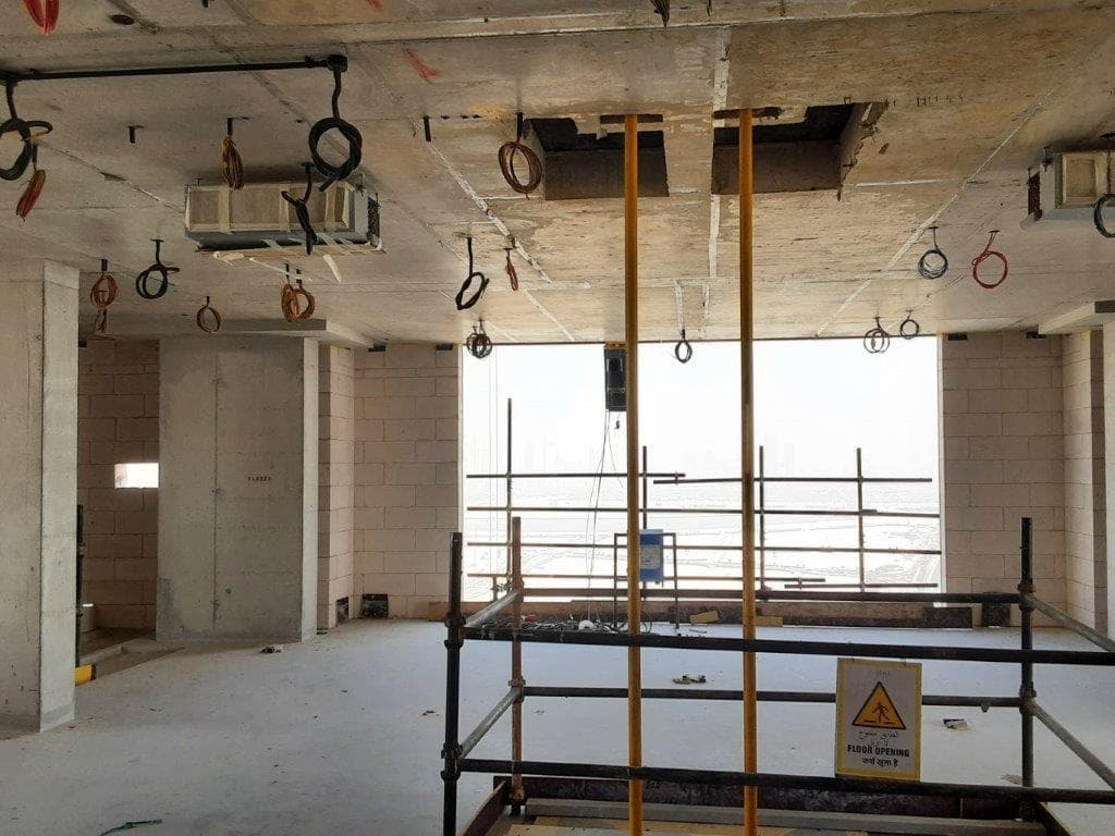 The Crest - Construction