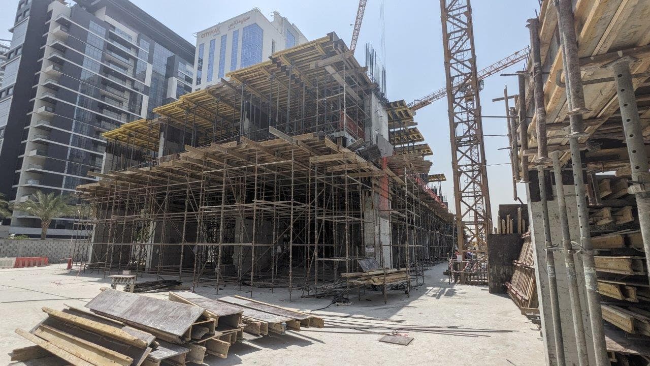 Royal Regency - Construction