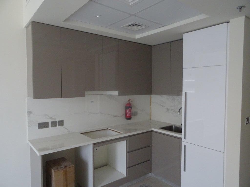 Riviera 43 - Construction