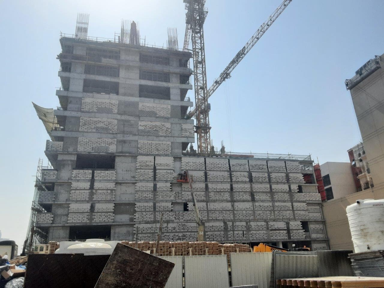 Binghatti Emerald - Construction