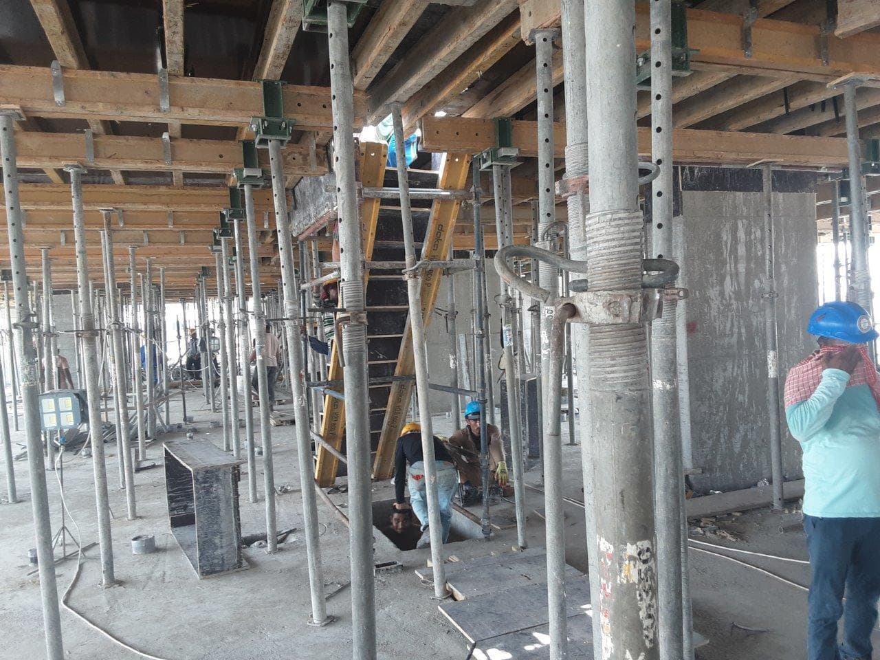Binghatti Emerald - Construction