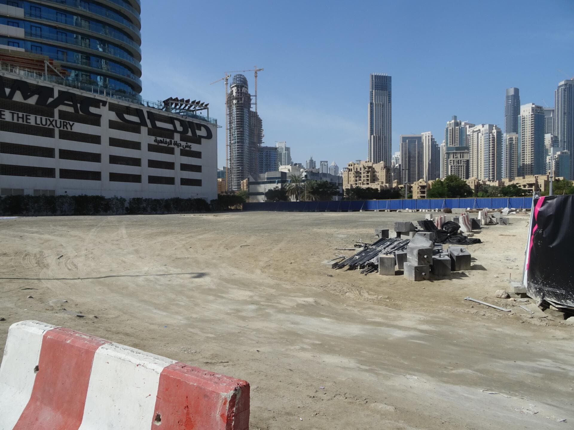 Mercedes Benz Places by Binghatti - Construction
