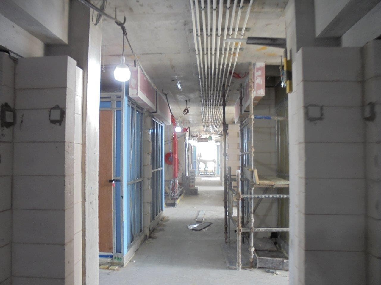 The Crest - Construction