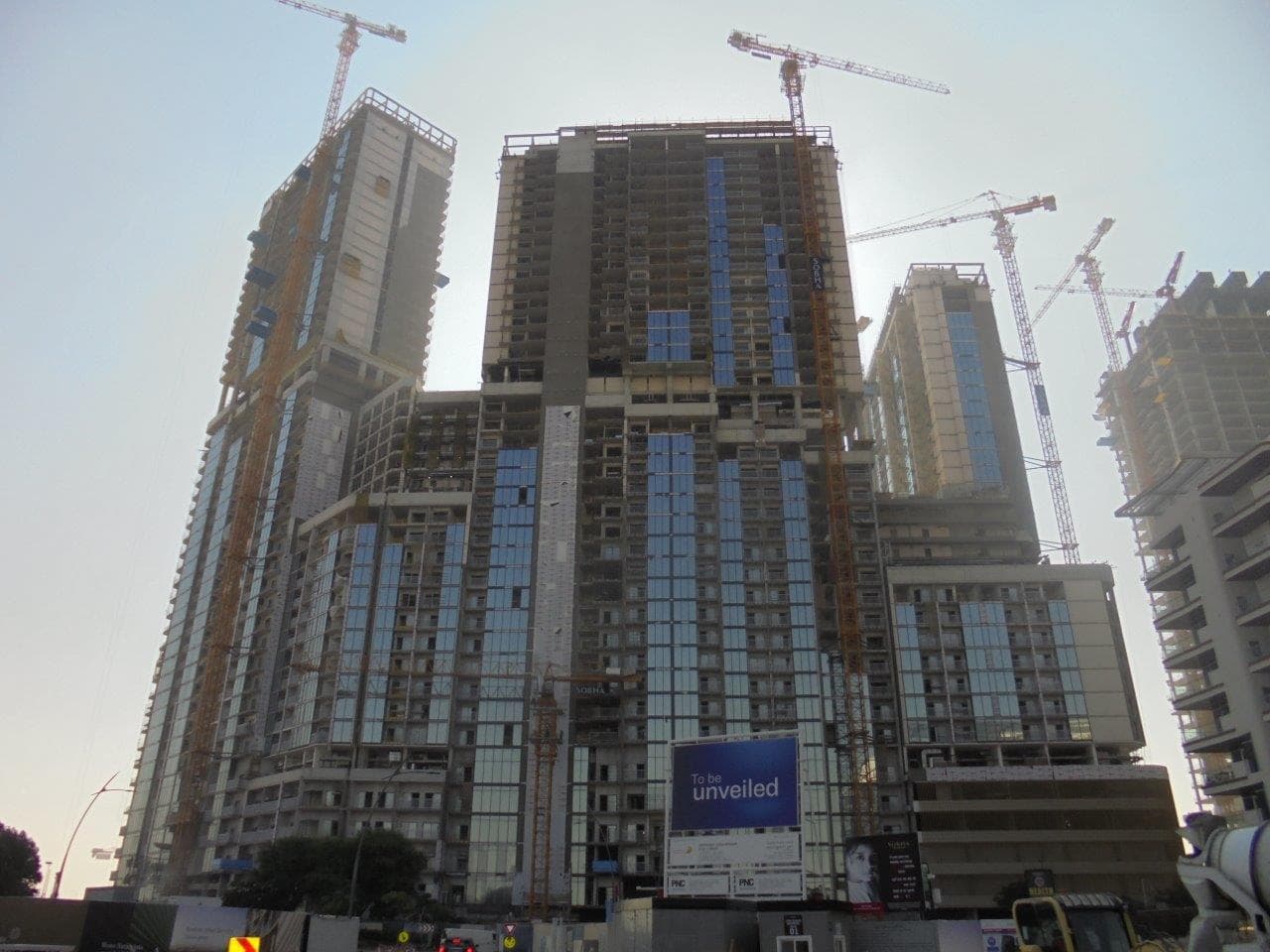 The Crest - Construction