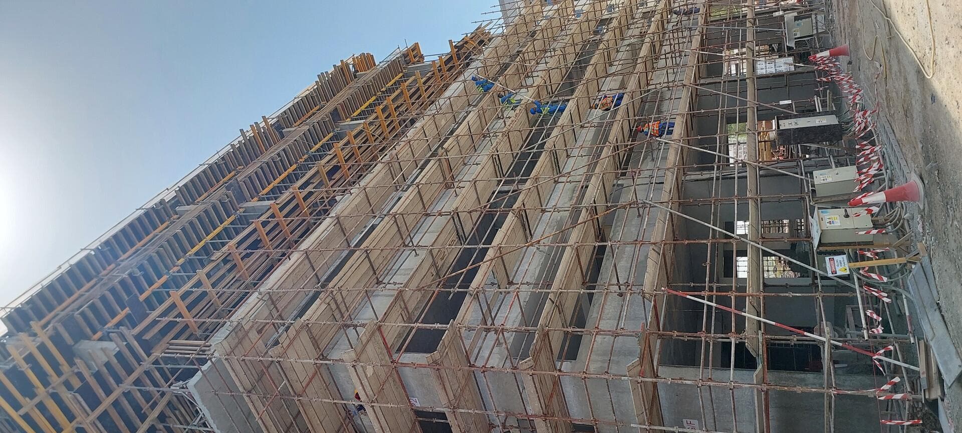 Weybridge Gardens - Construction